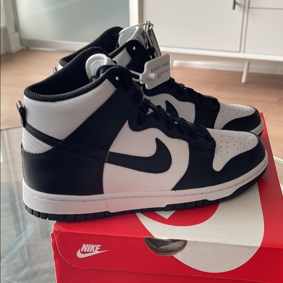 Nike Dunk High Retro size 9.5W - Picture 2 of 3